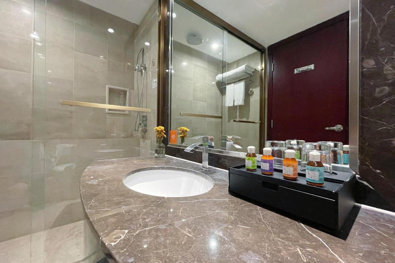Wuhan Hongguang Hotel Экстерьер фото
