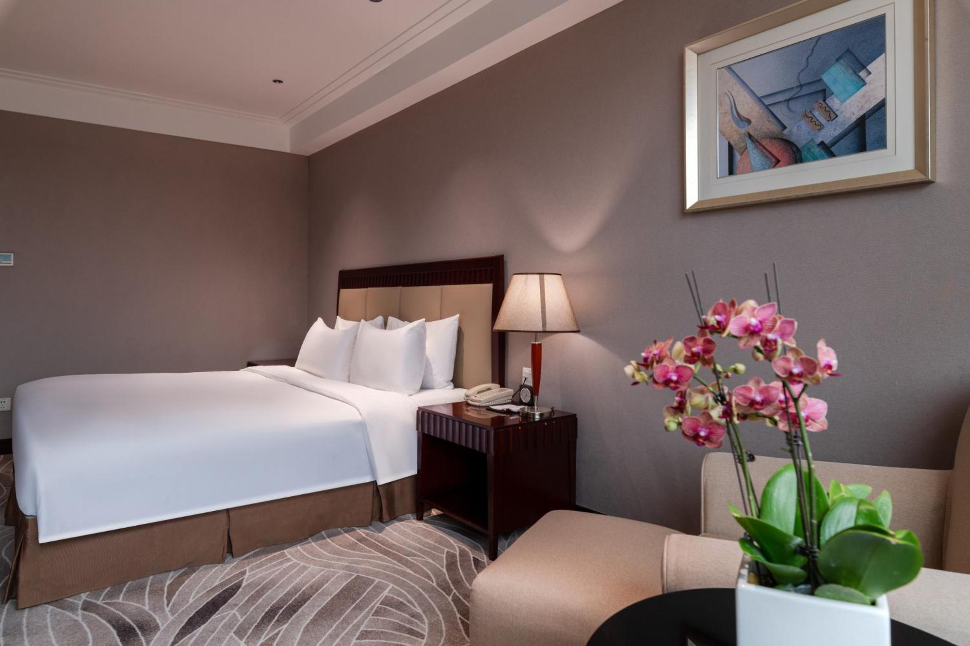 Wuhan Hongguang Hotel Экстерьер фото