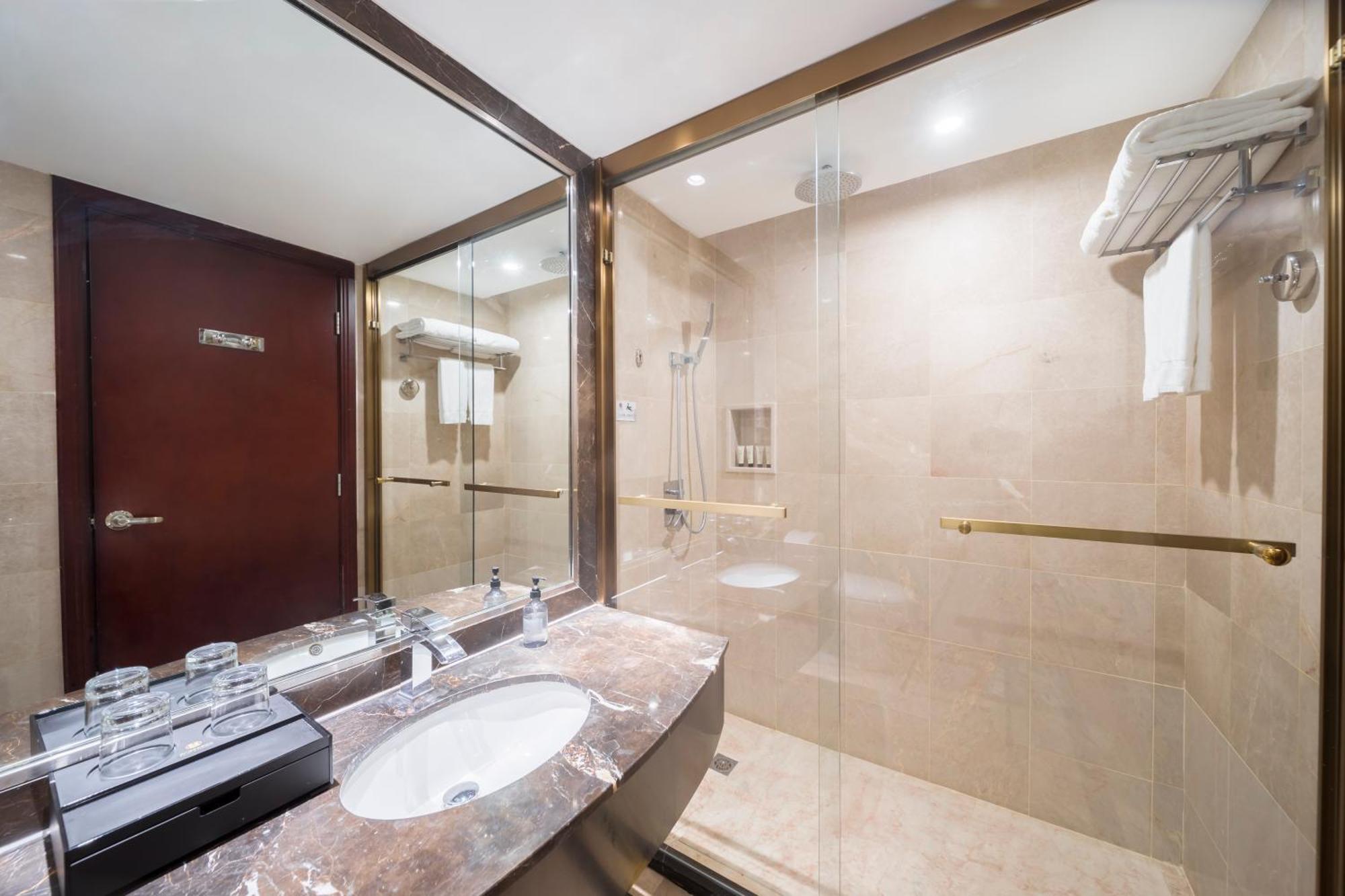 Wuhan Hongguang Hotel Экстерьер фото