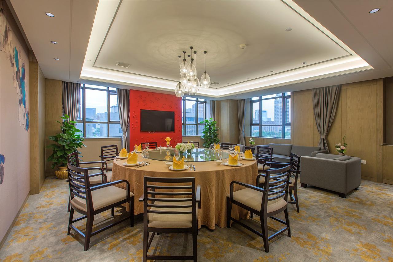 Wuhan Hongguang Hotel Экстерьер фото