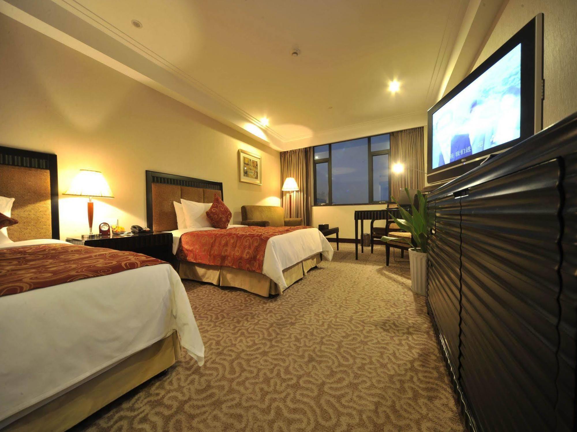 Wuhan Hongguang Hotel Экстерьер фото
